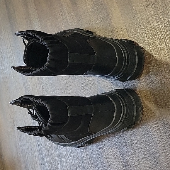 EUC Forever 21 Black Combat Chelsea Boots Size 8 - Picture 3 of 6